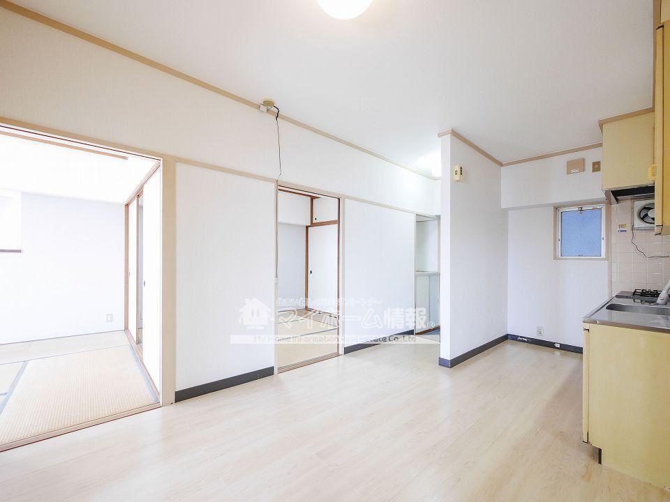 居室・リビング　開放感のある広々リビングです♪