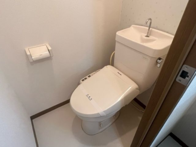 【メゾンドールα　B棟のトイレ】