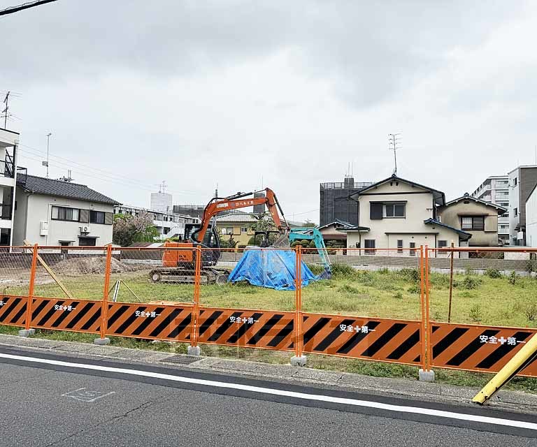 【京都市山科区椥辻西浦町のマンションの建物外観】