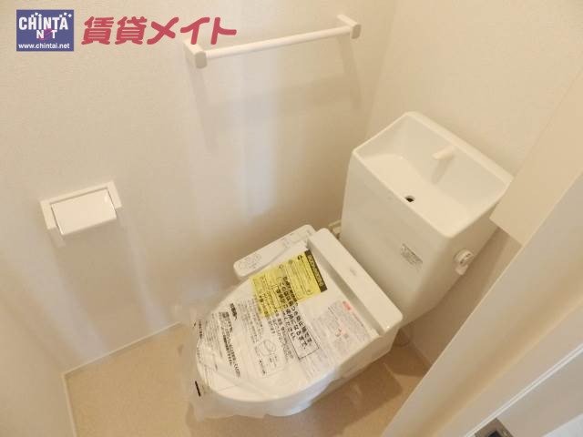 【津市白塚町のアパートのトイレ】