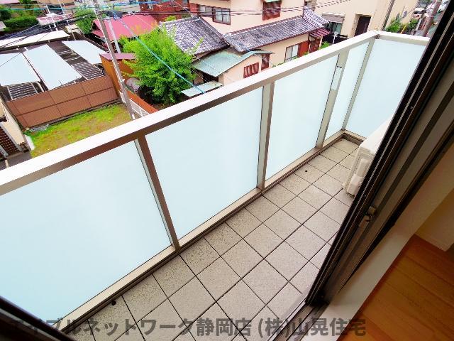 【静岡市葵区水落町のマンションのバルコニー】