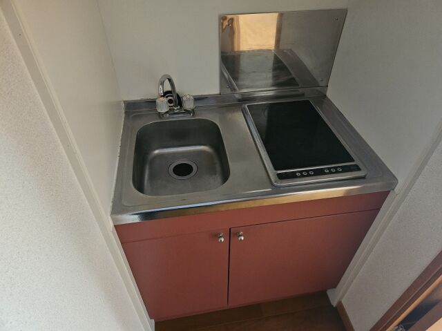 キッチン　※同タイプ部屋の写真です。