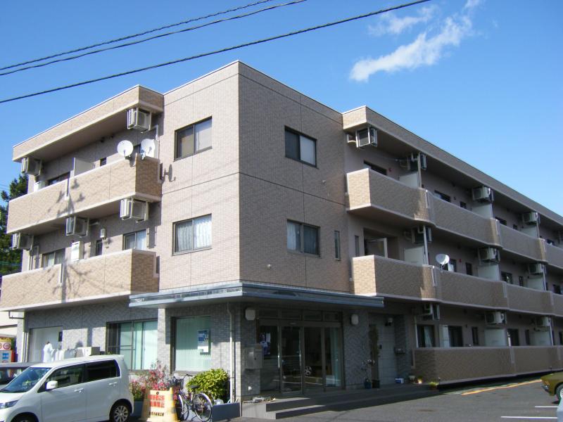 山形市鉄砲町のマンションの建物外観