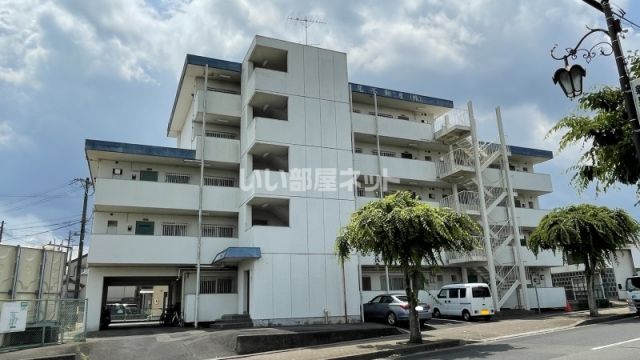 名張市栄町のマンションの建物外観