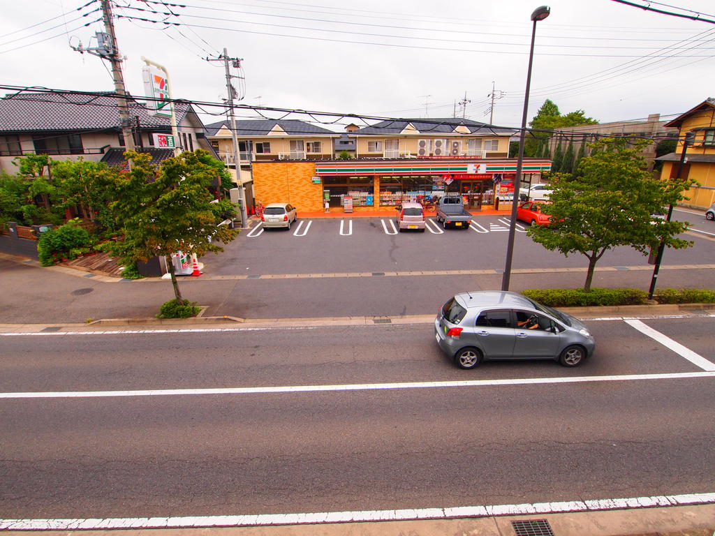 コンビニ　セブンイレブン前橋店（コンビニ）まで590m