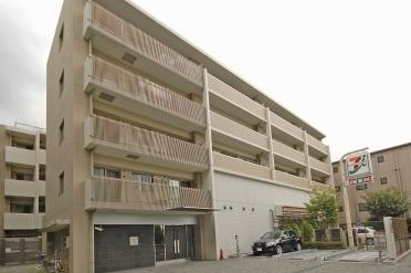 北区滝野川のマンションの建物外観