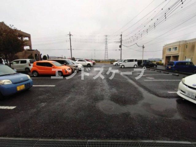 【高崎市箕郷町上芝のアパートの駐車場】