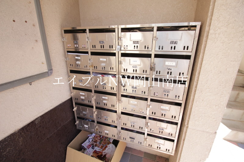 エントランス　集合ポスト