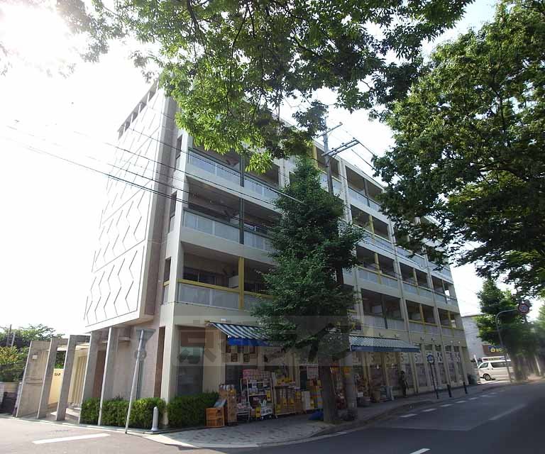 ラポール北白川の建物外観