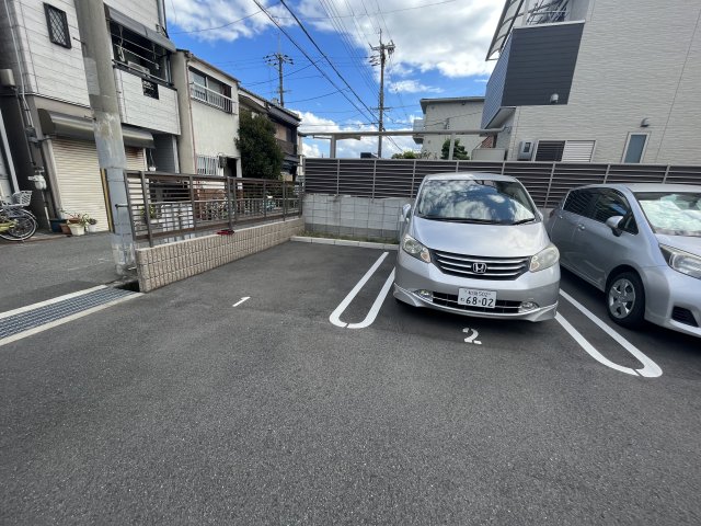 【松原市天美東のアパートの駐車場】