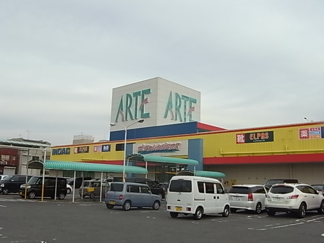 【名古屋市中川区馬手町のアパートのスーパー】