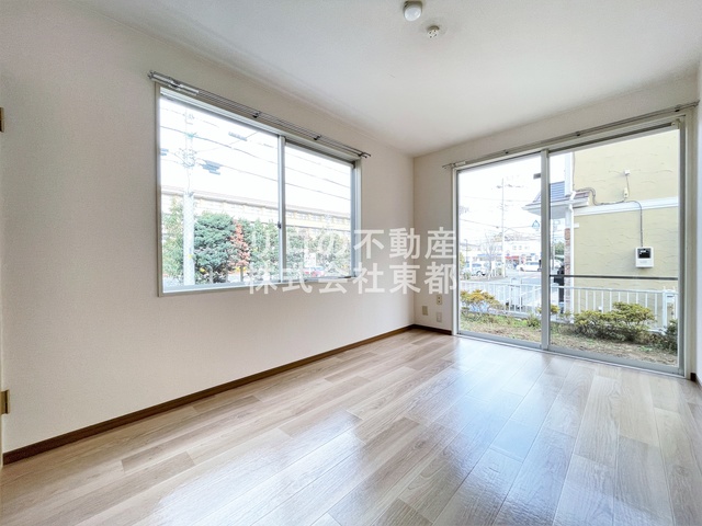 その他部屋・スペース　２面採光なので、明るく風通しのよい過ごしやすいお部屋です♪