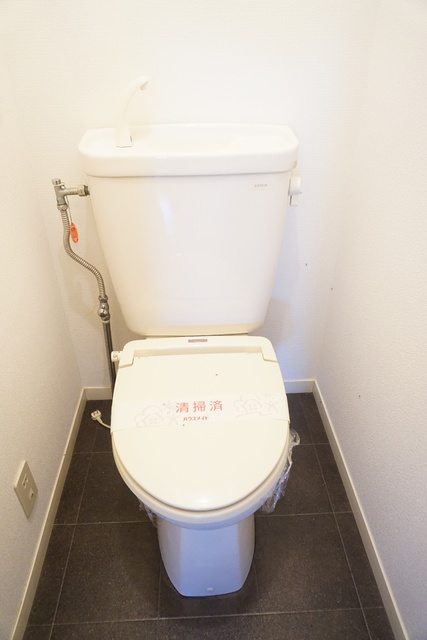 トイレ　暖房便座付きの洋式トイレです☆