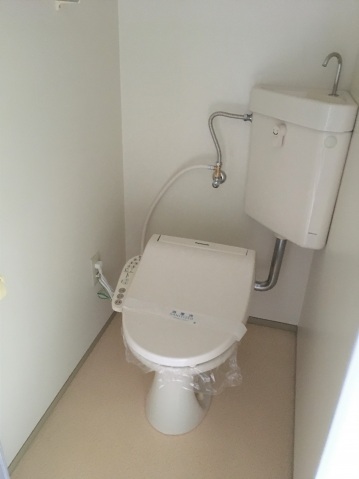トイレ　写真は別号室のものです。