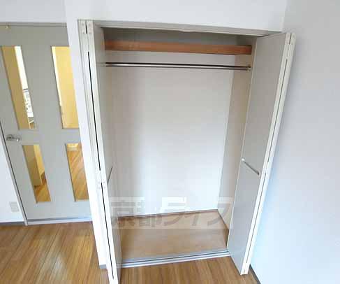 収納　洋服の多い方でも安心の容量です