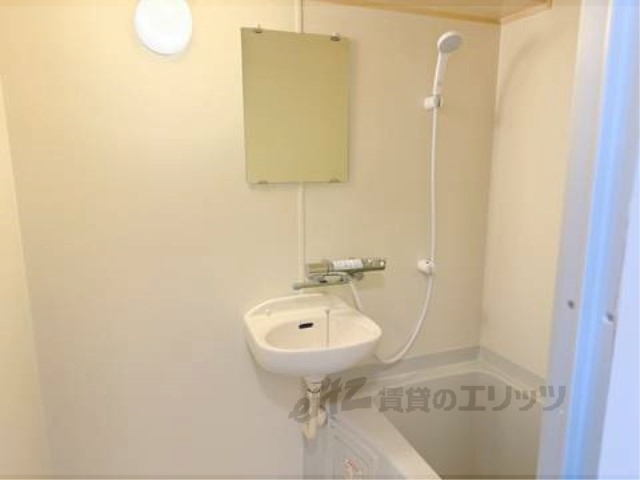 バス・シャワールーム　バス