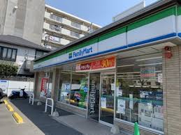 コンビニ　ファミリーマート岡山南中央町店（コンビニ）まで106m