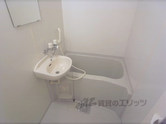 バス・シャワールーム　バス