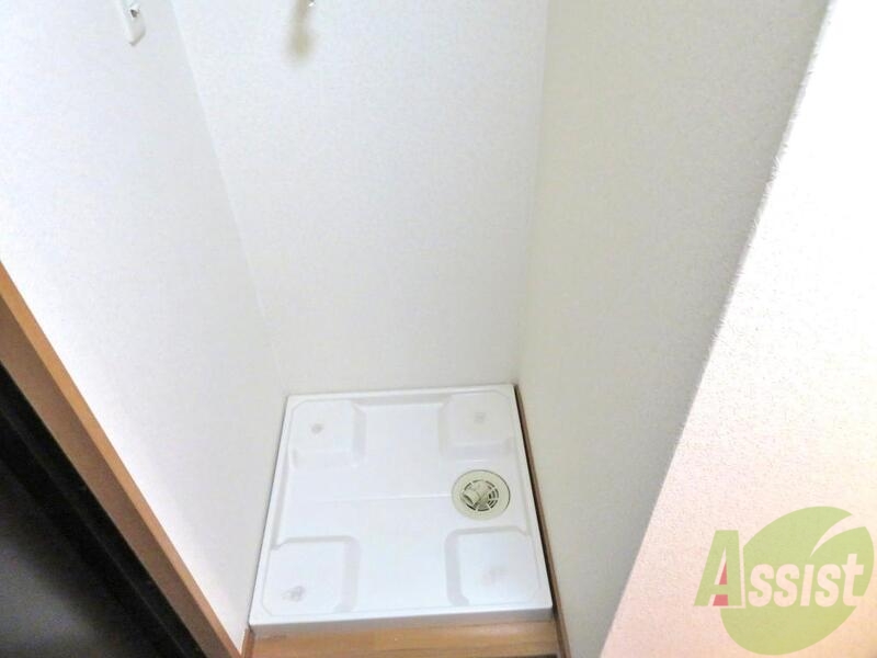 その他設備　洗濯機置場は室内で時間に関係なく洗濯物も回せますね。