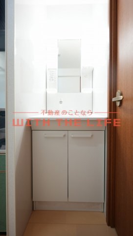 洗面設備　独立洗面台あり、毎朝おしゃれに忙しい女性の方におすすめです
