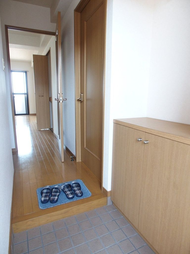 玄関　※代表タイプの写真のため実際と異なる場合がございます