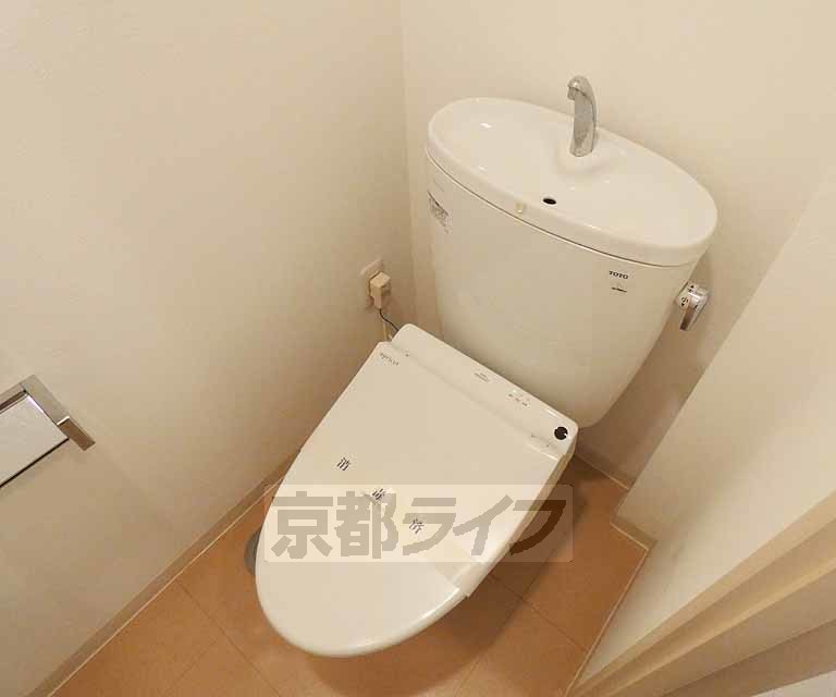 トイレ　４０１