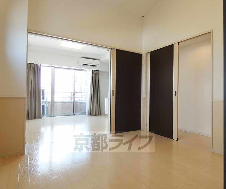 居室・リビング　４０１