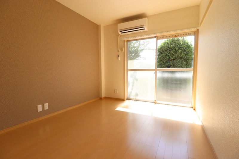 居室・リビング　洋室！