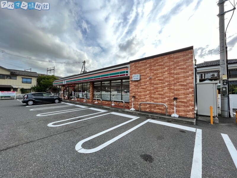 コンビニ　セブンイレブン新潟水島町店（コンビニ）まで117m