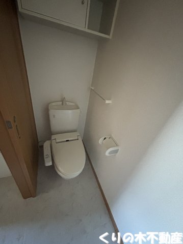 トイレ　反転タイプのお部屋です（現況を優先します）