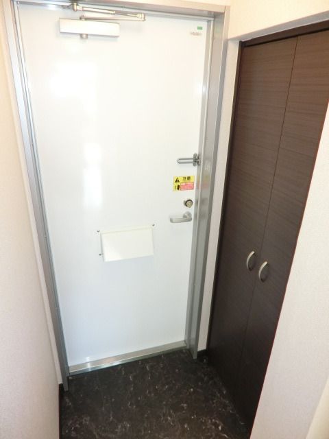 玄関　シューズボックス付きの玄関です！