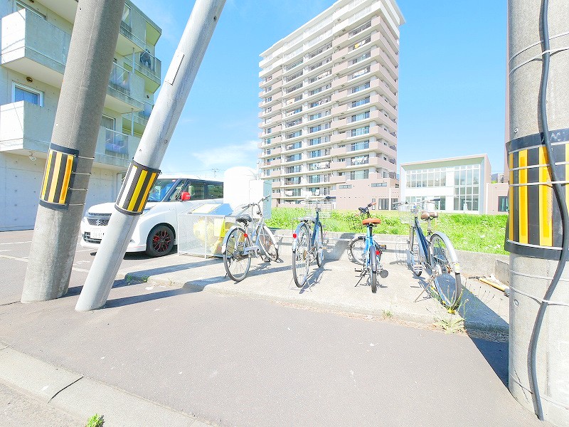その他共有部分　自転車置き場あります♪