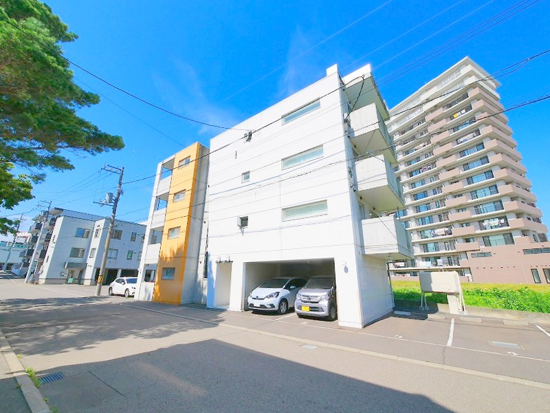 建物外観　国道12号線にすぐ出れる場所ですが閑静な場所です♪