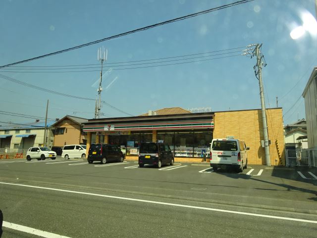 コンビニ　セブンイレブン（コンビニ）まで70m