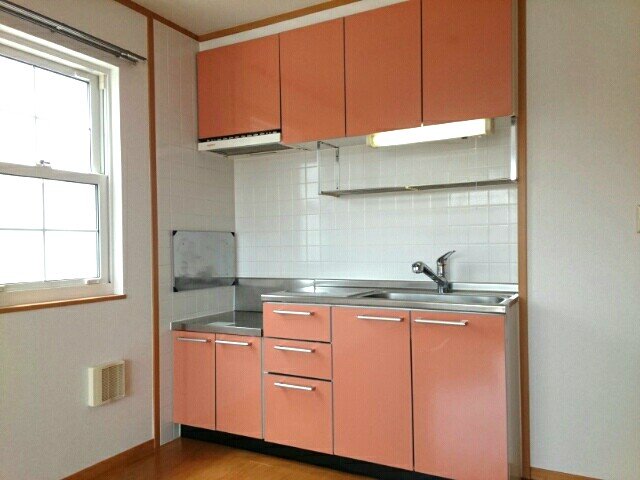 キッチン　コンパクトなキッチンで掃除もラクラク