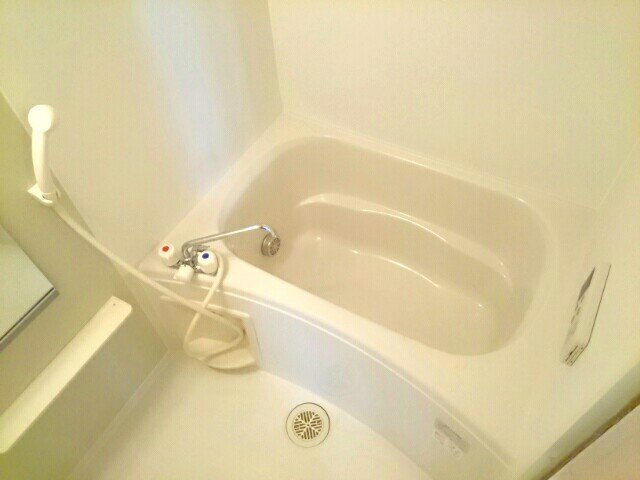 バス・シャワールーム　落ち着いた空間のお風呂です