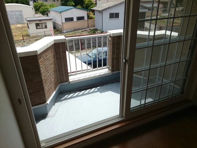 バルコニー　お洗濯にも便利なバルコニー付き