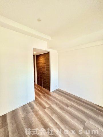 居室・リビング　こちらの居間で趣味の時間をお楽しみください