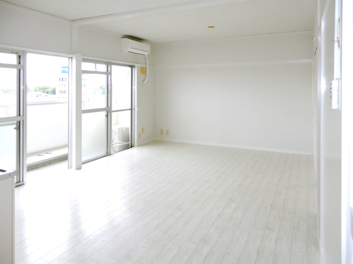 居室・リビング　こちらのリビングで趣味の時間をお楽しみください