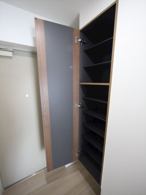 玄関　玄関　シューズボックス