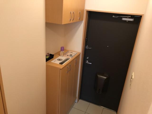 玄関　上下にしまえる下駄箱