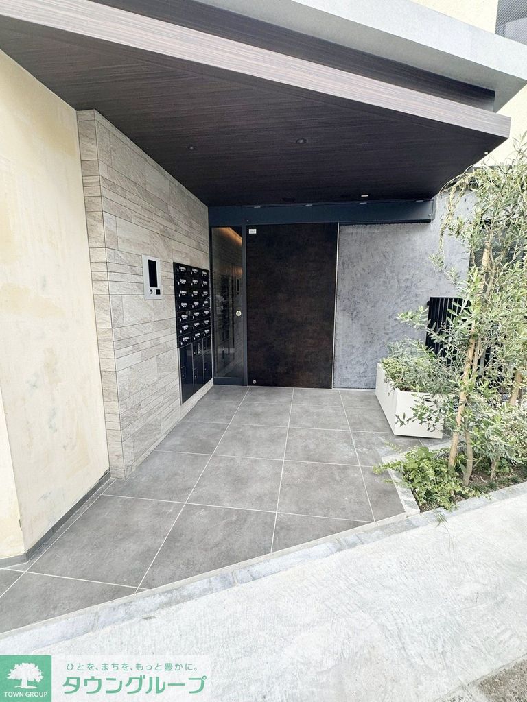 ロビー　駐車場