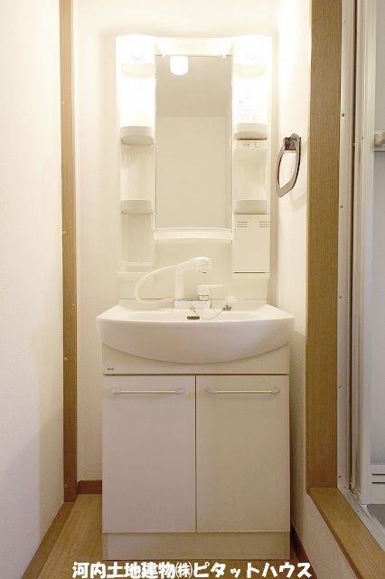 洗面設備　類似室内