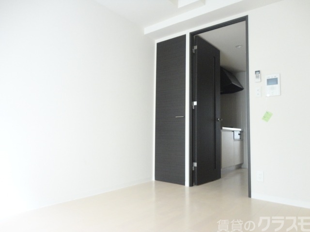 収納　クローゼット２箇所にＴＶ台です★