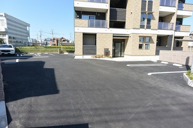 駐車場　駐車場