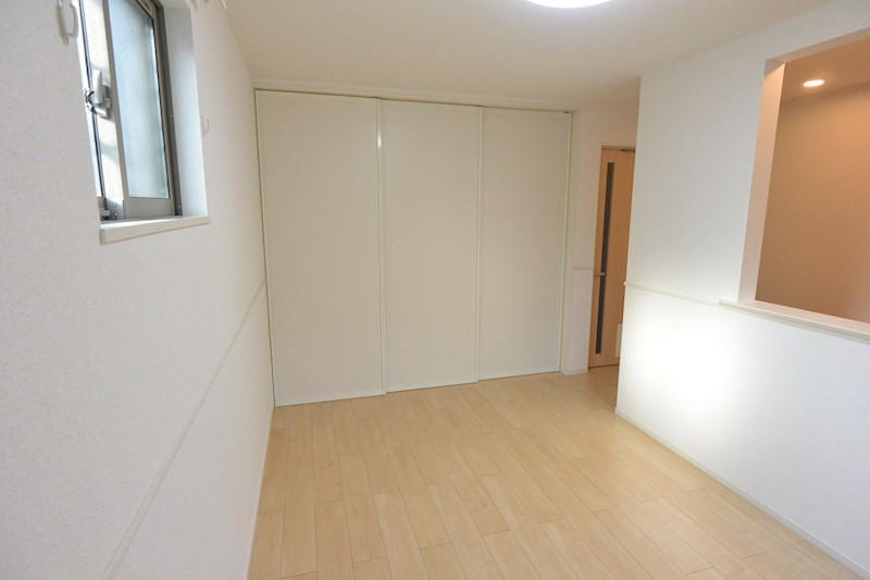 居室・リビング　フローリング仕上げ