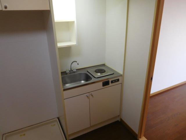 キッチン　コンパクトにまとまったキッチンです。