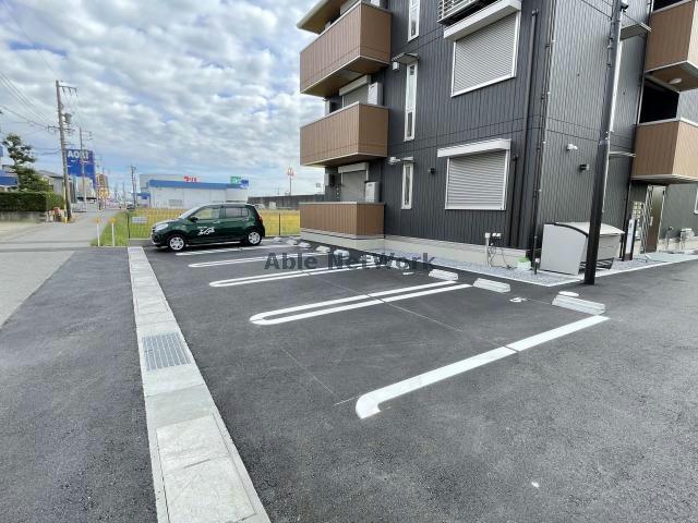 駐車場　駐車場