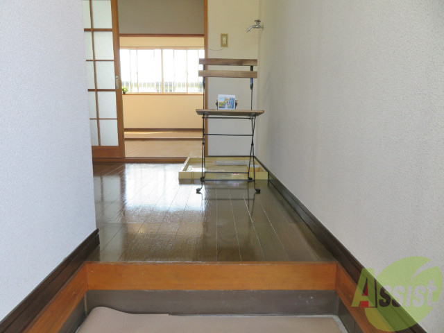 玄関　玄関からの様子を撮影してみました。動線になります。