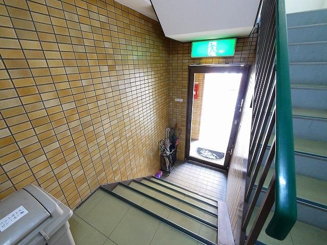 エントランス　建物の内部です